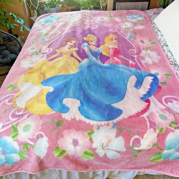 Vintage Providencia Disney Princess Plush‎ Oversize Throw 59x78 Cinderella Belle - Picture 1 of 5